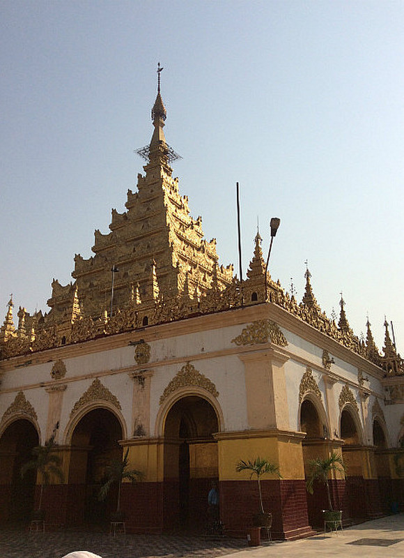 Mahamuni pagoda 