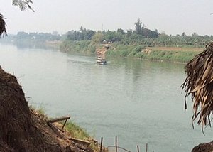 River crossing to Innwa