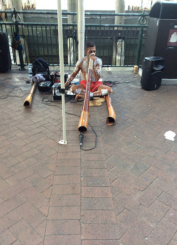 Didgeridoo player 