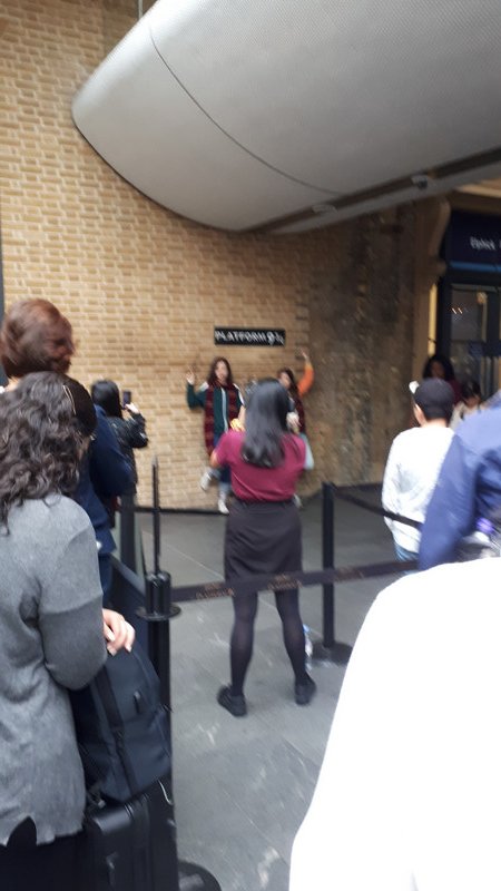 The lineup for photos at Platform 9 and 3/4