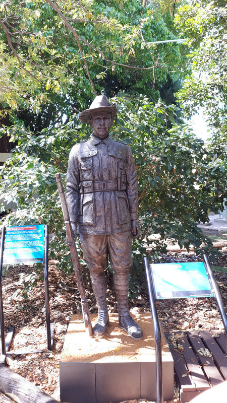 Statue of a WW2 soldier