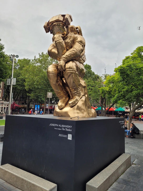 Statue in Rembrandt Square 