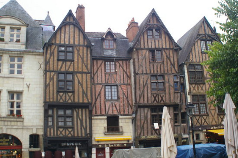 Old Town, Tours