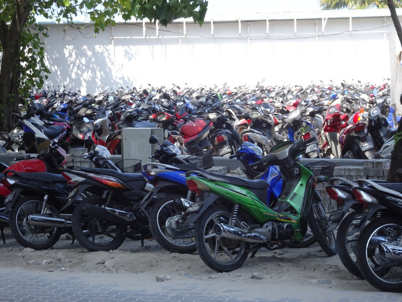 1000s of motorbikes