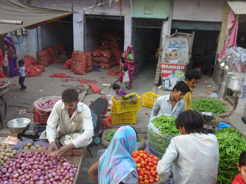 Street stalls on outskirts of Agra