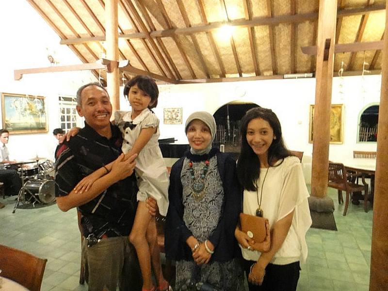 Ria and his family