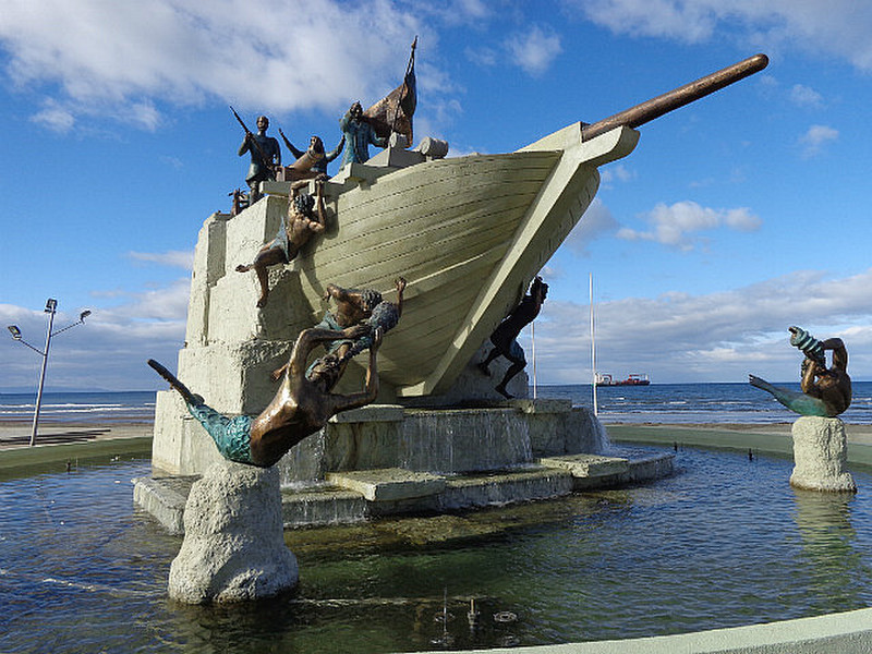Monument to the pioneers, Punta Arenas