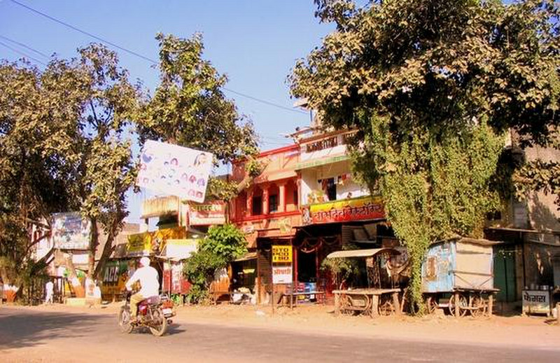 5.5 Town Street Scene in Rural Maharastra