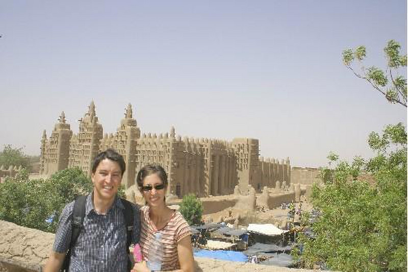 09 J and J in front of Djenne Mosque