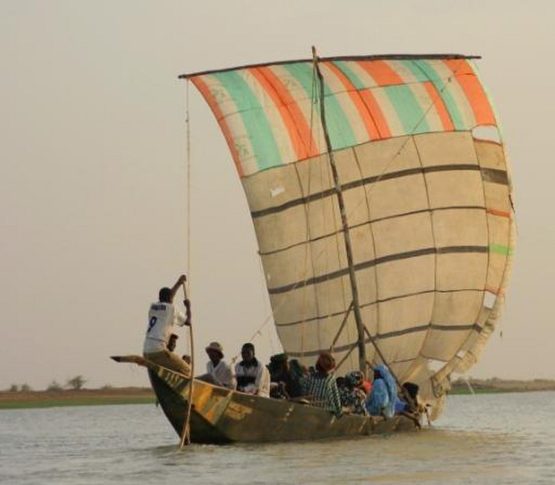 26 One of MANY Bozo Fishing Boats on Niger