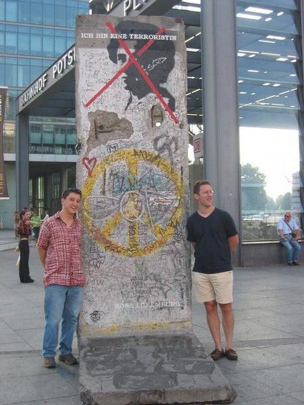 07 In Berlin w/ &quot;The Wall&quot; and Michael Ruehlmann