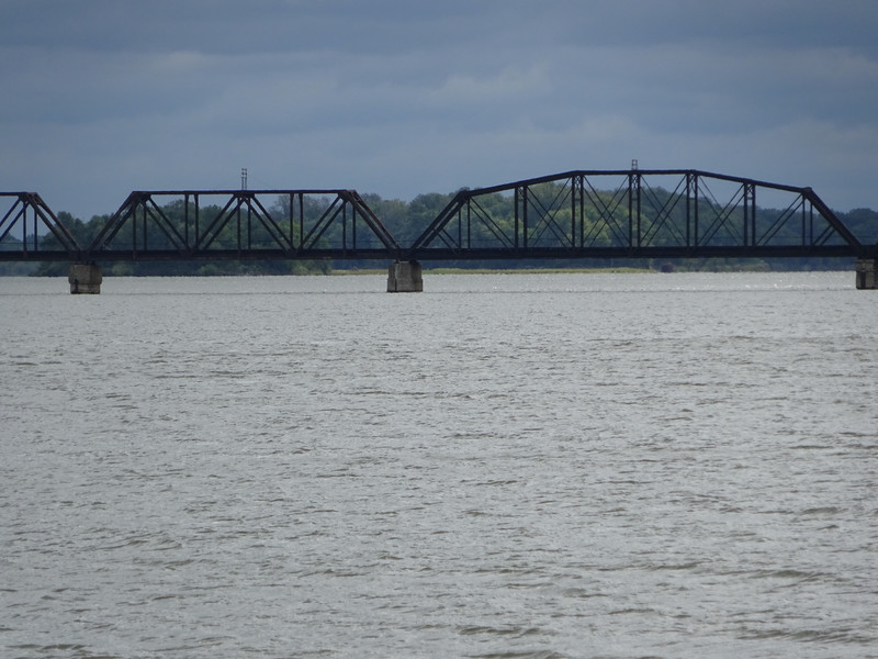 RR bridge in Louisiana, MO