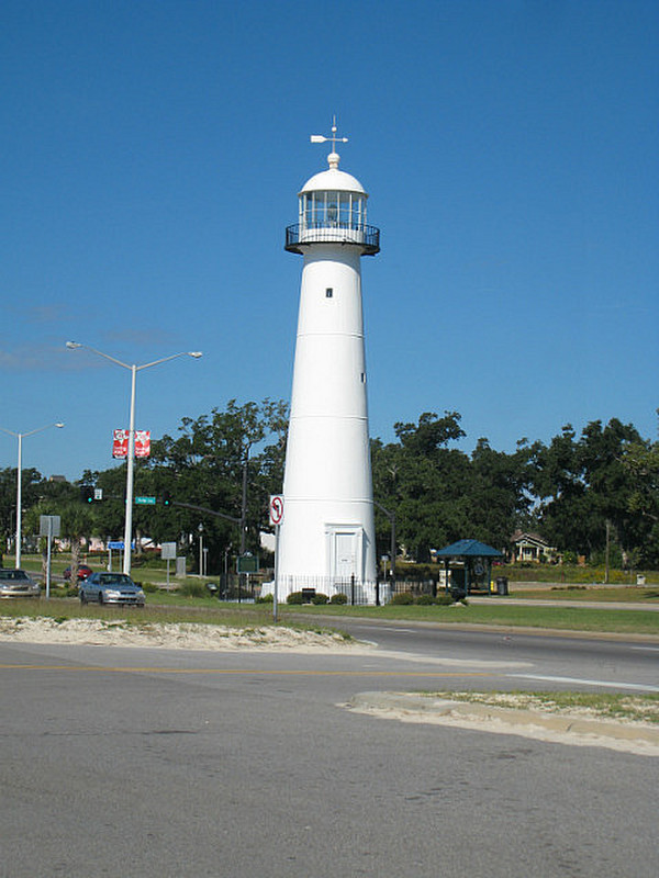 Biloxi - Lighthouse in the road