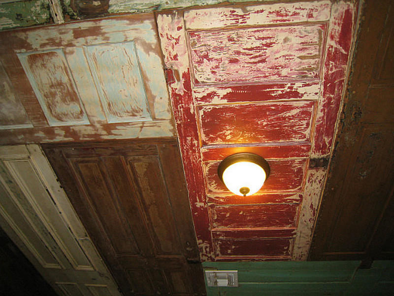 William &amp; Chris Vinyards - ceiling of old doors