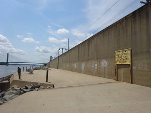 Girardeau, MO  wall, the water side