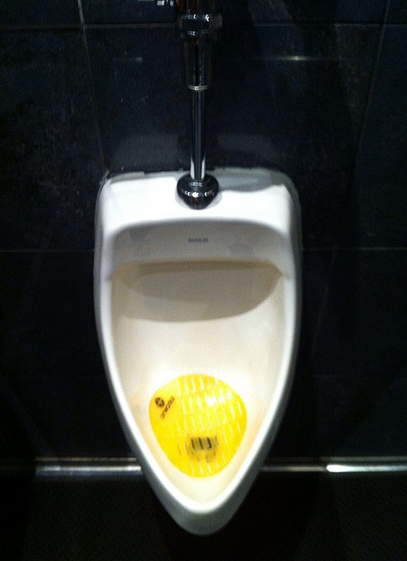Random urinal