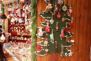 A festive Christmas market stall - Vienna 2017