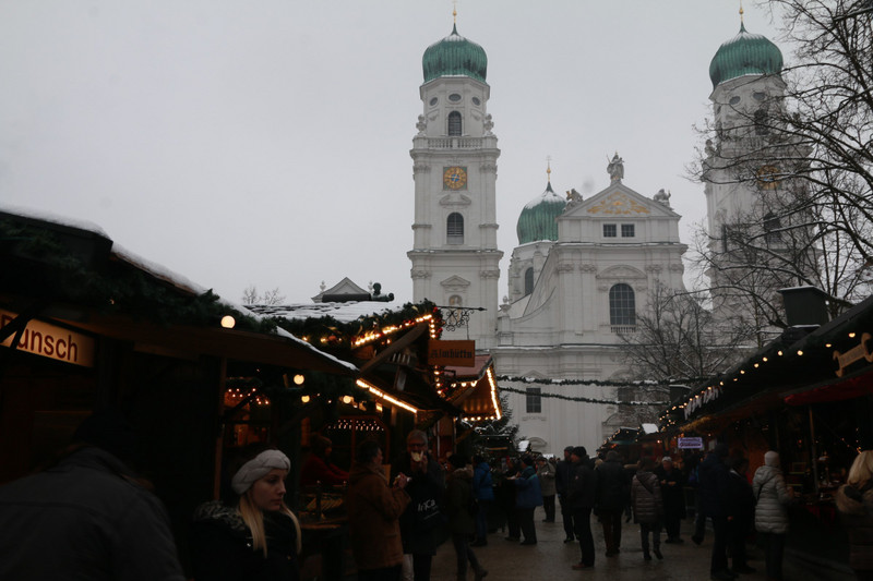 Markets on Domplatz, Passau