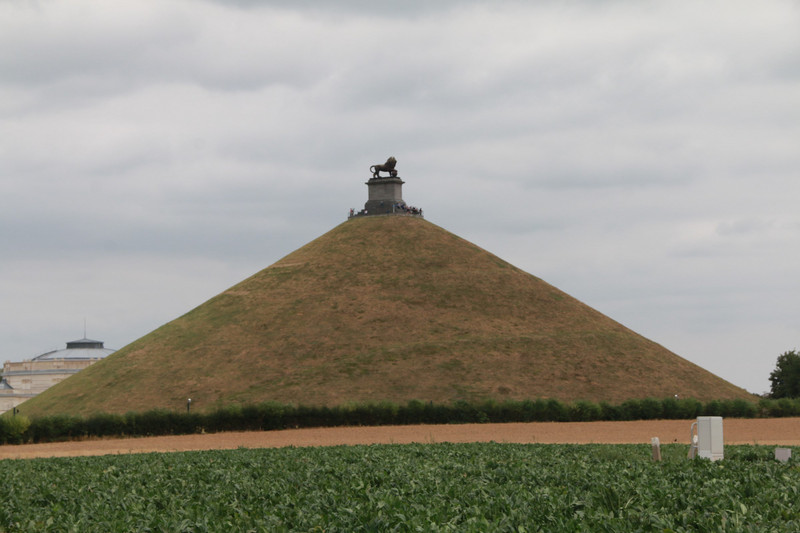 The Lions Mound (2)