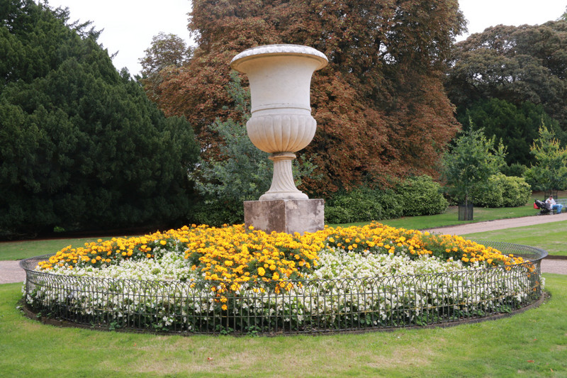 Ornamental urn - Waddesdon Manor
