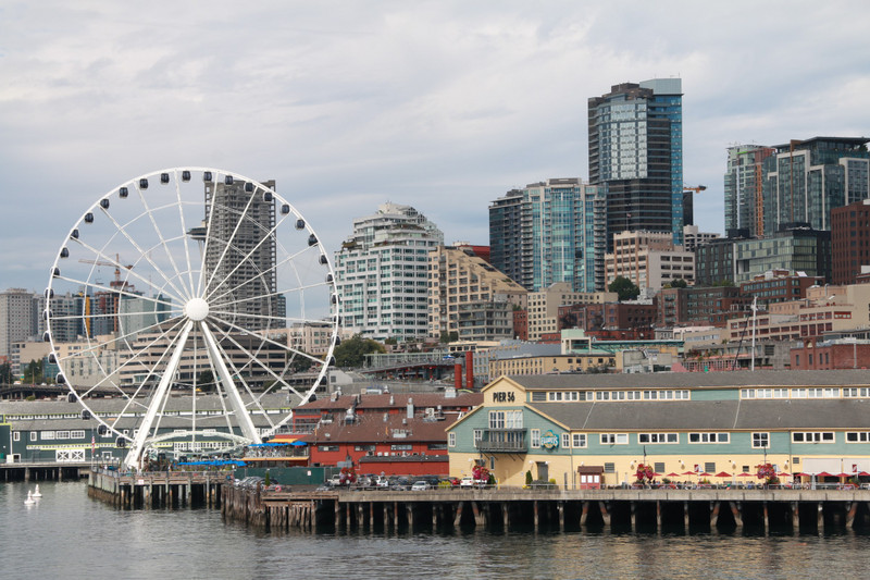 The Ferris wheel at pier 57 - Seattle