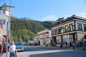 The walk in to Skagway