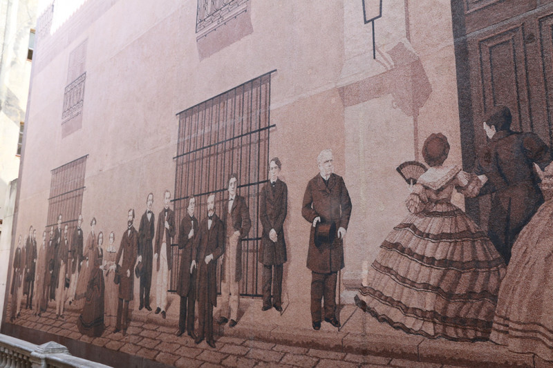 A detailed mural of Habana old town