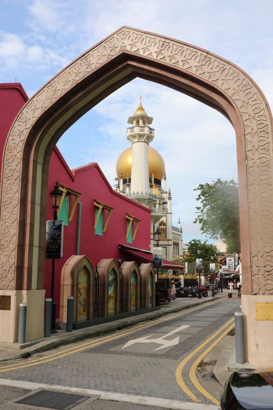 Eastern gate behind Sultan Mosque