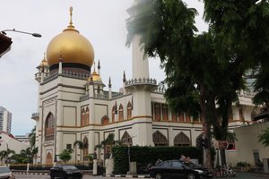 The golden dome of the Sultan mosque