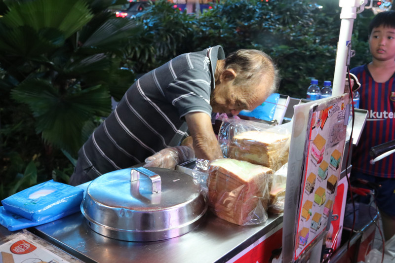 Ice cream in bread seller number 2