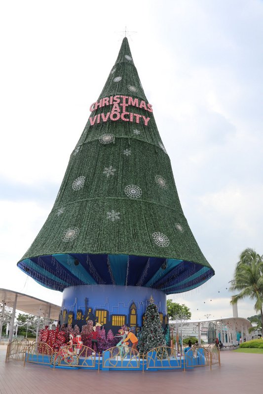 The Christmas tree at Vivocity