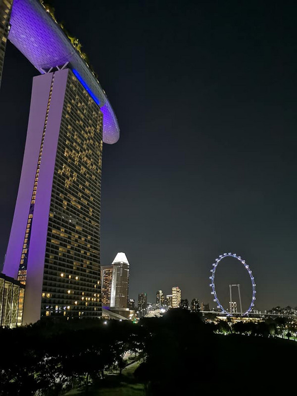 A clear night sky (for once) in Singapore