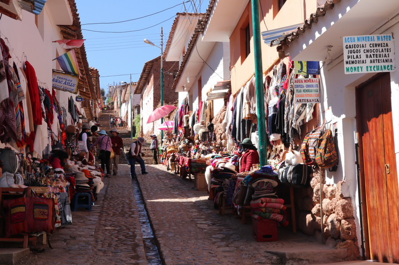 More back street stores in Chinchero