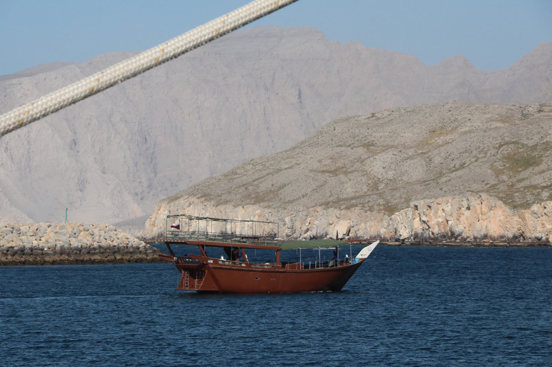 A dhow or Iranian smugglers disguised as a dhow??!