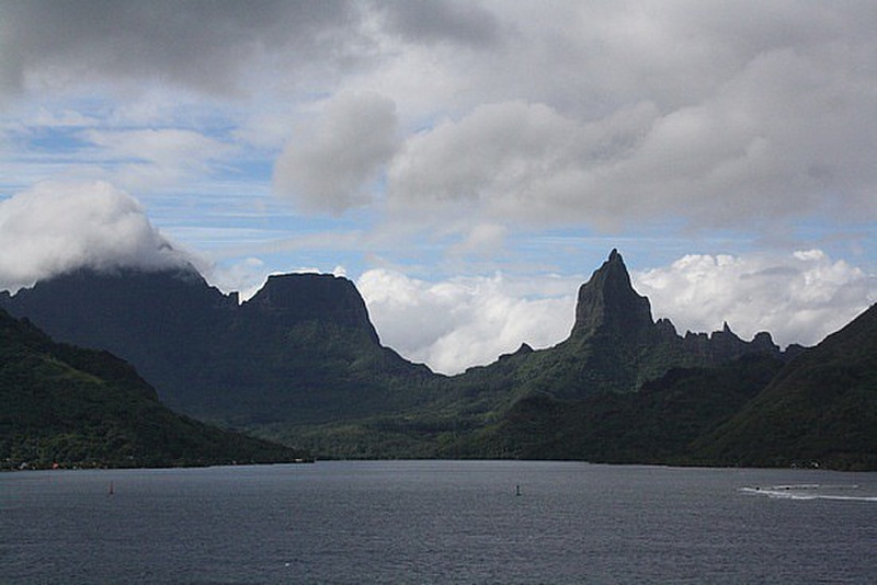 The jagged mountains of Moorea