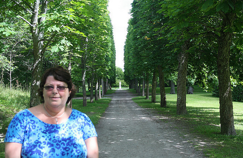 Roisin in the grounds of Drottningholm