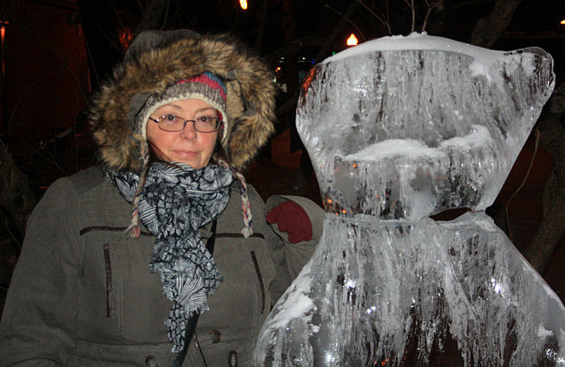 Faceless ice sculpture with Roisin!