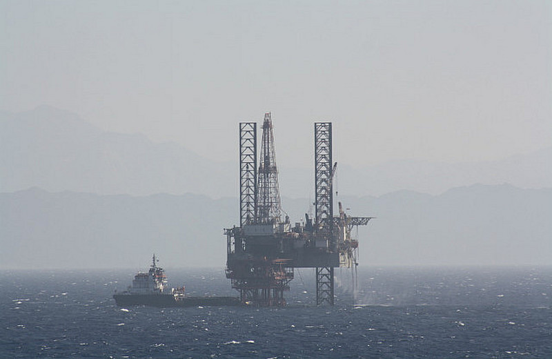 An oil rig in the Red Sea!!