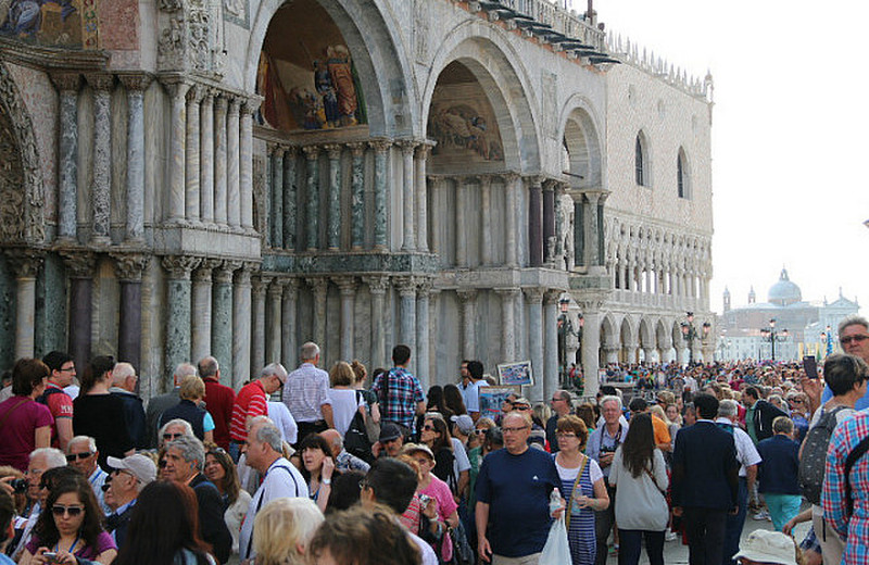 The crowds for the Basilica San Marco