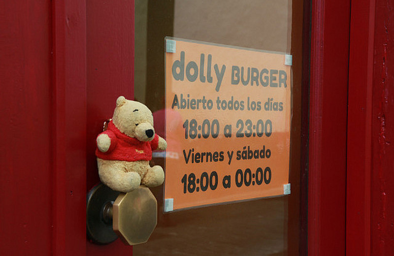 Pooh fancying a Dolly Burger