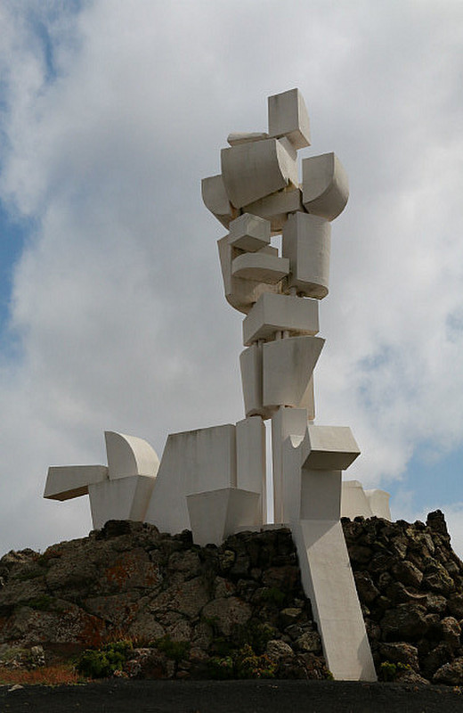 The farmers sculpture at Al Campesino