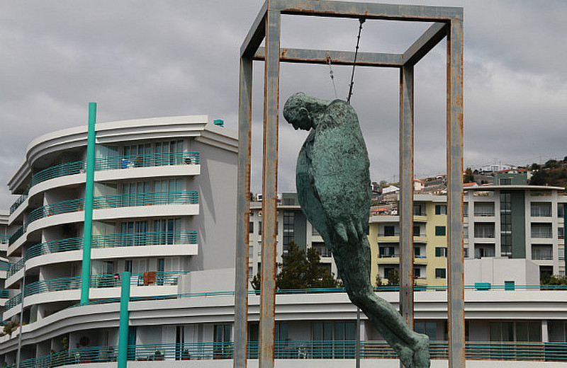 Icarus in Funchal