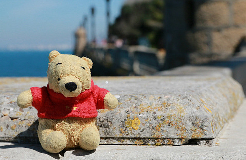 Pooh relaxing on the prom in Cadiz