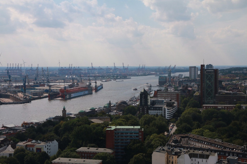The River lse and the Port of Hamburg