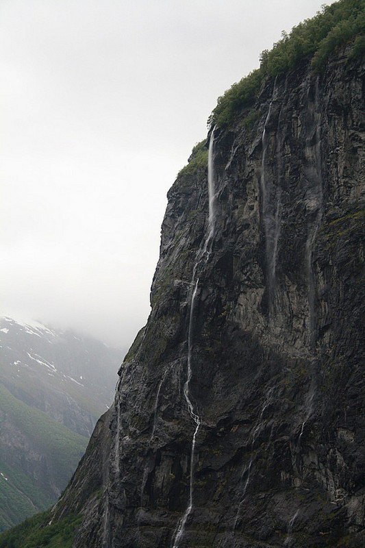 Ther Veil waterfall, Storfjord