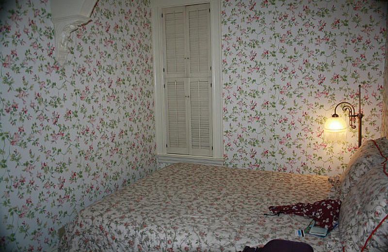 An alcove bed, Room 11, Nob Hill Inn!