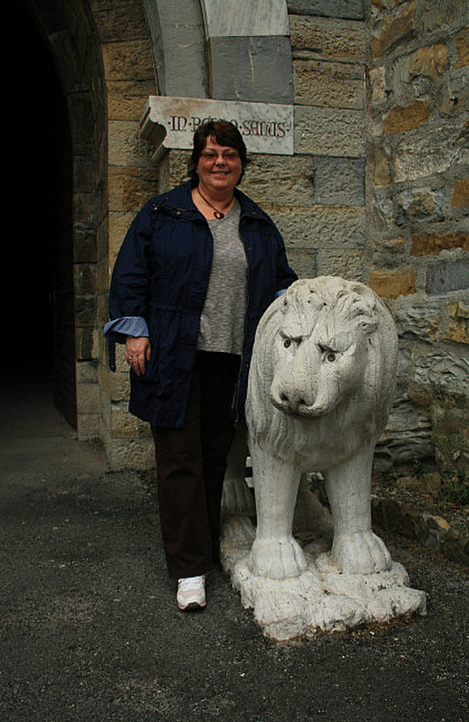 Roisin at entrance to Castel Albertuni