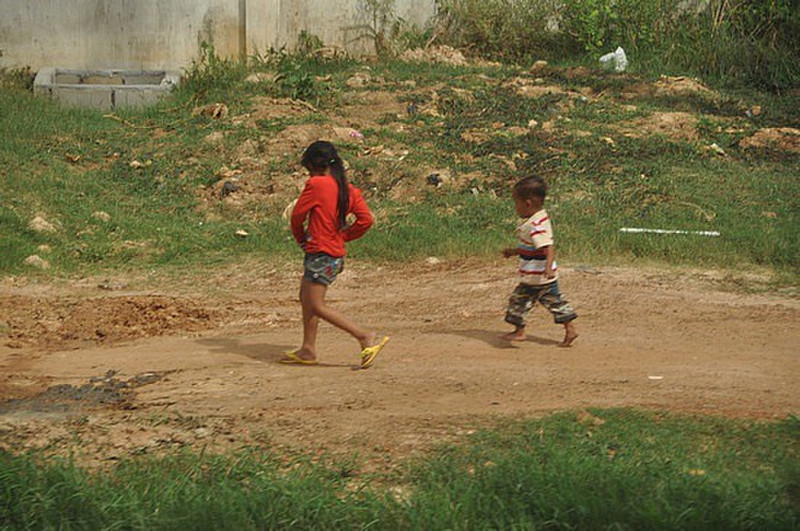 Children by the roadside