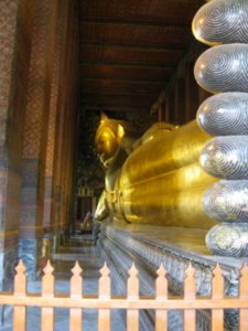Reclining Buddha at Wat Pho 3