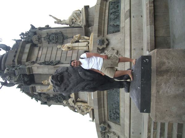 On the Cristobal Colon Monument